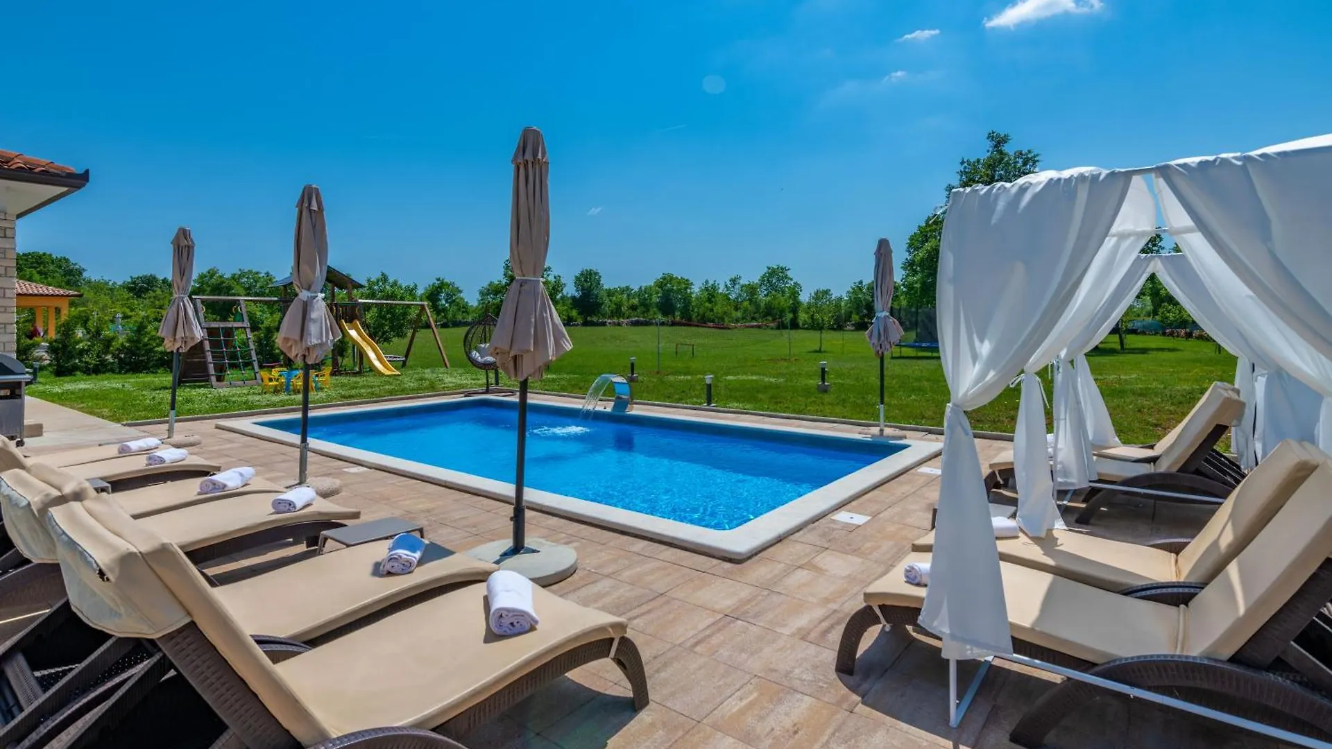 Villa Irene, A Quiet And Peaceful Pool Villa Nedeščina Dom wakacyjny